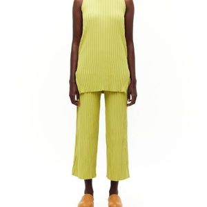 Simon miller ribbed Alder pant in Kiwi size M. Worn a couple of times.